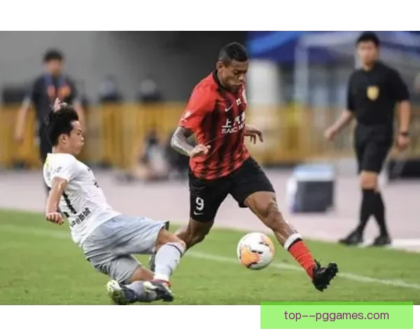 保托雷斯在维拉防线出球能力出众成为球队攻守转换关键因素