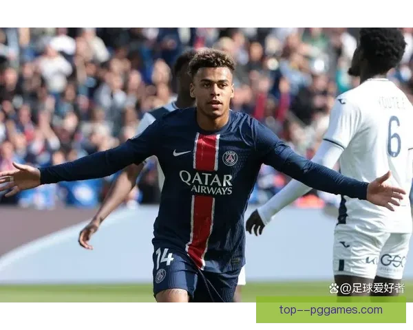 巴黎圣日耳曼正式宣布签下法甲助攻王杜埃加强中场实力